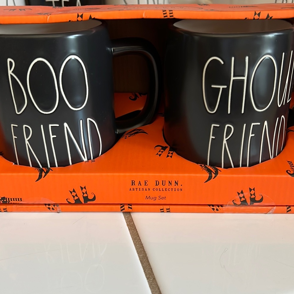 Rae Dunn mug set